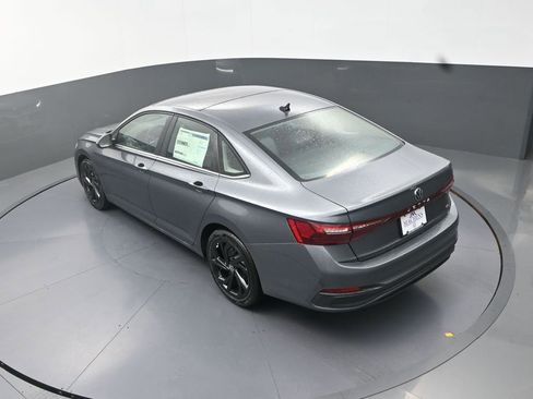 New 2026 Volkswagen Jetta SE FWD image 17