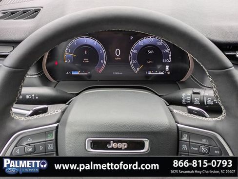 Used 2025 Jeep Grand Cherokee Altitude image 28