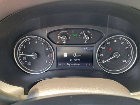 Used 2020 Buick Enclave Essence w/ Sound and Sites Package FWD image 9