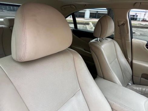 Used 2012 Lexus LS 460 image 32