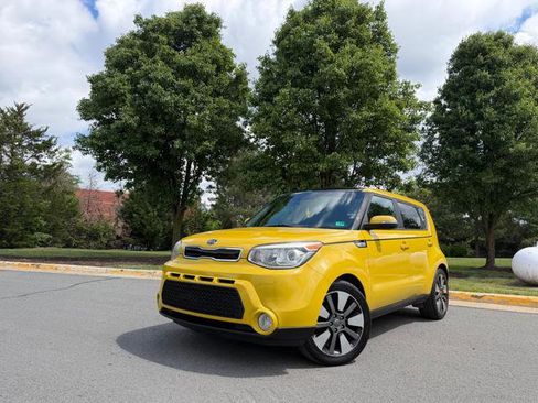 Used 2014 Kia Soul ! w/ Sun & Sound Package FWD image 1