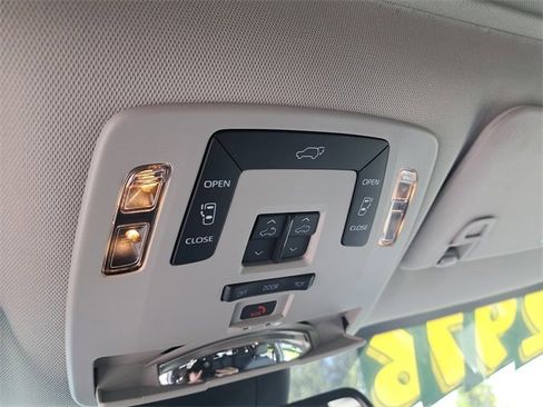 Used 2024 Toyota Sienna XLE image 30