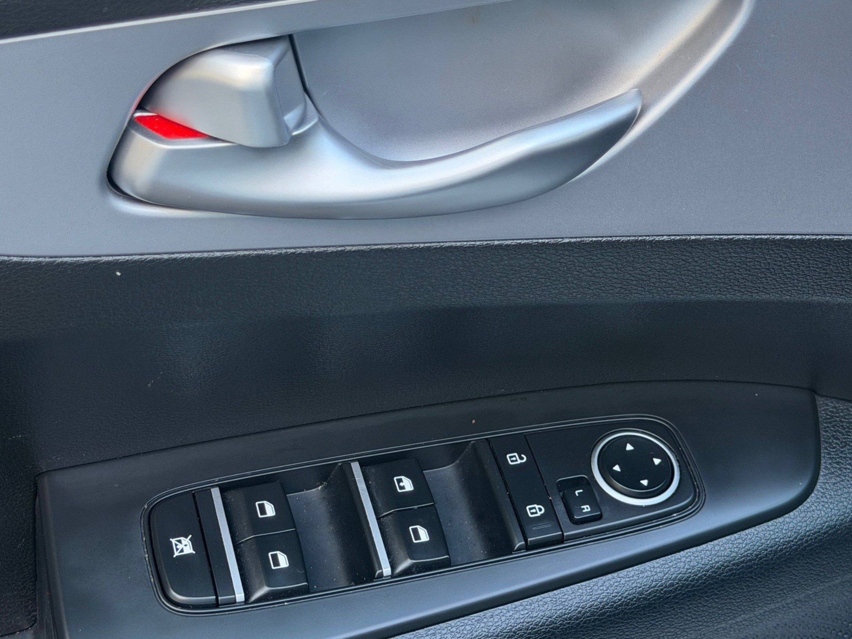 Used 2024 Kia Forte LXS w/ LXS Technology Package FWD image 12