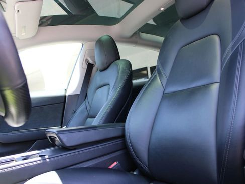 Used 2022 Tesla Model 3 Long Range AWD/4WD image 11