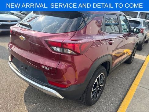 Used 2024 Chevrolet TrailBlazer LT w/ LT Cold Weather Package FWD image 10