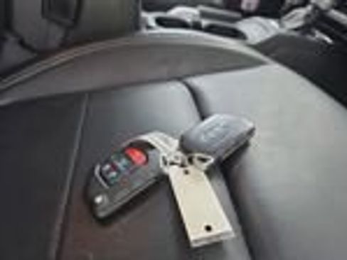 Used 2022 Jeep Wrangler Unlimited Sahara AWD/4WD image 32