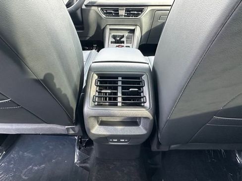 New 2026 Volkswagen Tiguan SE image 30