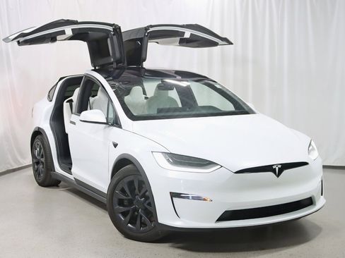 Used 2023 Tesla Model X AWD/4WD image 8