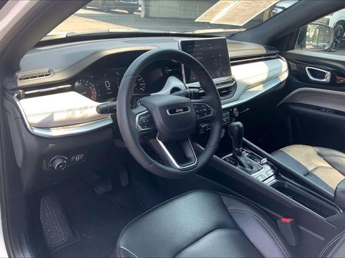Used 2025 Jeep Compass Limited AWD/4WD image 14