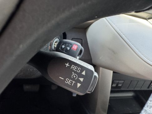 Used 2014 Toyota RAV4 LE image 24