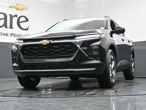 New 2026 Chevrolet Trax LT w/ Sunroof Package FWD image 34