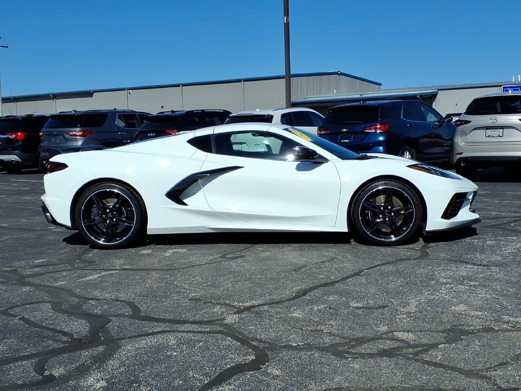 Used 2023 Chevrolet Corvette Stingray Preferred Cpe w/ Z51 Performance Package RWD image 5