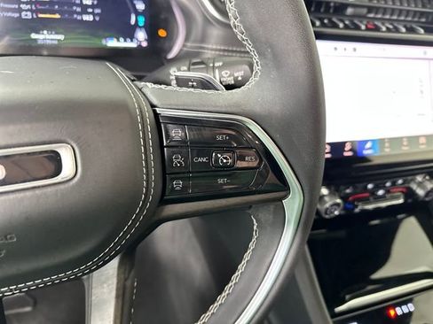 Used 2023 Jeep Grand Cherokee Overland image 16