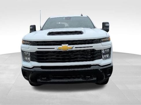 Used 2025 Chevrolet Silverado 2500 Custom RWD image 8