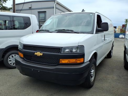 Used 2025 Chevrolet Express 2500 Extended w/ Driver Convenience Package RWD image 3
