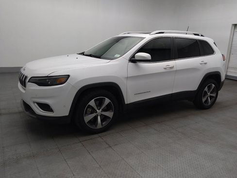 Used 2019 Jeep Cherokee Limited w/ Luxury Group FWD image 2