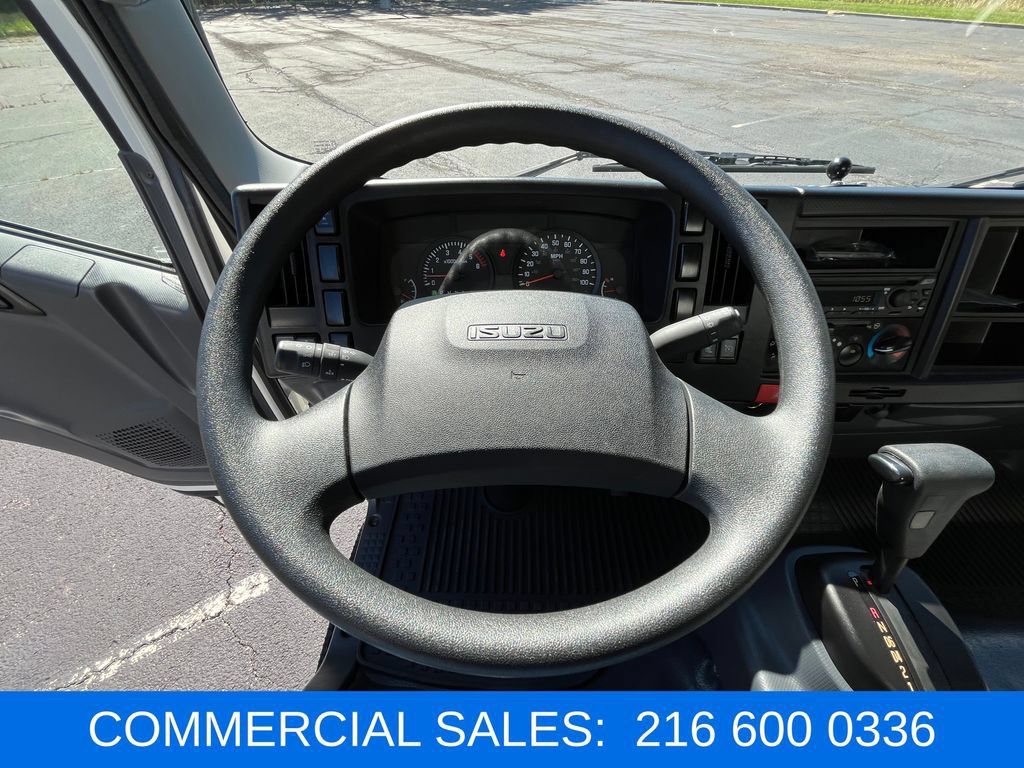 Used 2024 Isuzu NPR RWD image 19