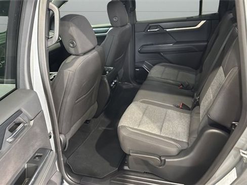 Used 2025 GMC Acadia Elevation image 36