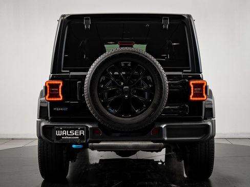 Used 2023 Jeep Wrangler Unlimited Sahara w/ Cold Weather Group image 7