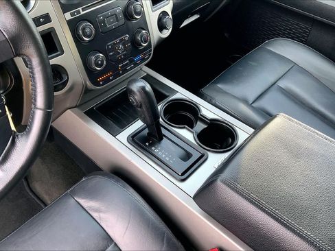 Used 2016 Ford Expedition XLT w/ Equipment Group 201A RWD image 16