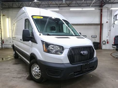Used 2024 Ford Transit 250 148 High Roof AWD image 3