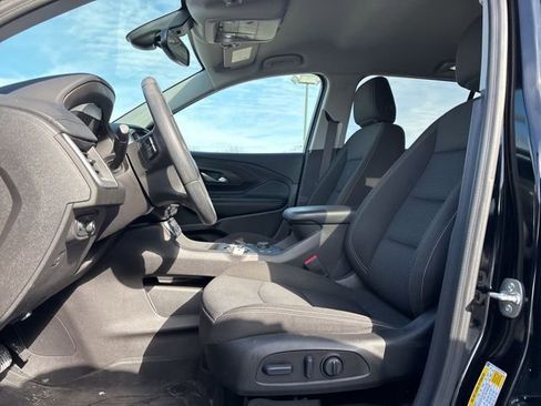 Used 2024 GMC Terrain SLE w/ Driver Convenience Package image 13