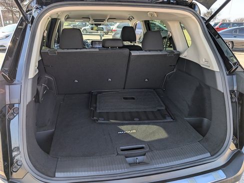 Certified 2023 Nissan Rogue SV image 28