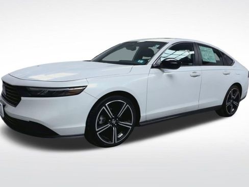 Used 2024 Honda Accord Sport image 4