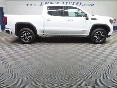 Used 2025 GMC Sierra 1500 AT4 w/ AT4 Premium Package AWD/4WD image 2