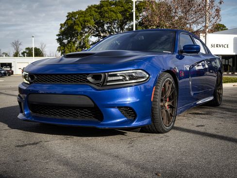 Used 2019 Dodge Charger SRT Hellcat w/ Harman/Kardon Audio Group image 5