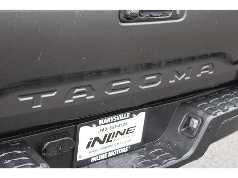 Used 2017 Toyota Tacoma TRD Off-Road w/ Premium & Technology Package image 37