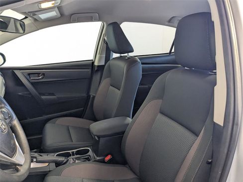 Used 2018 Toyota Corolla LE image 10