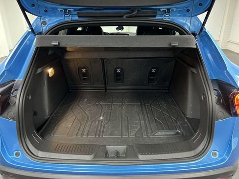 Certified 2025 Chevrolet Trax RS w/ Sunroof Package FWD image 26