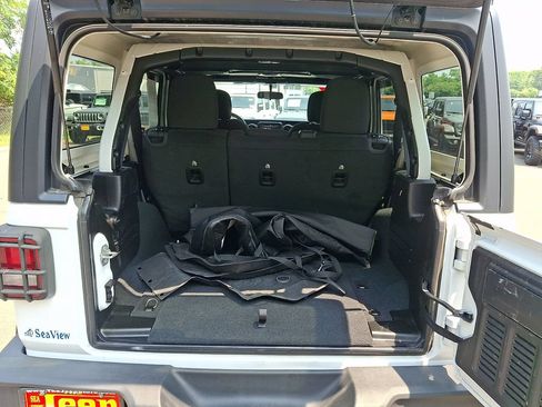 Certified 2022 Jeep Wrangler Unlimited Sport AWD/4WD image 28