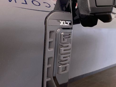 New 2026 Ford F250 XLT w/ XLT Premium Package AWD/4WD image 13