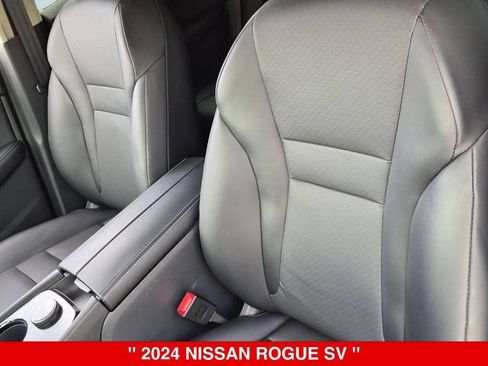 Certified 2024 Nissan Rogue SV w/ SV Premium Package AWD/4WD image 16