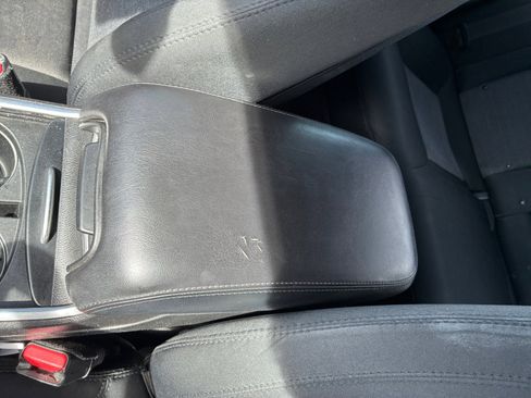 Used 2018 Chrysler 300 Touring w/ Sport Appearance Package image 34