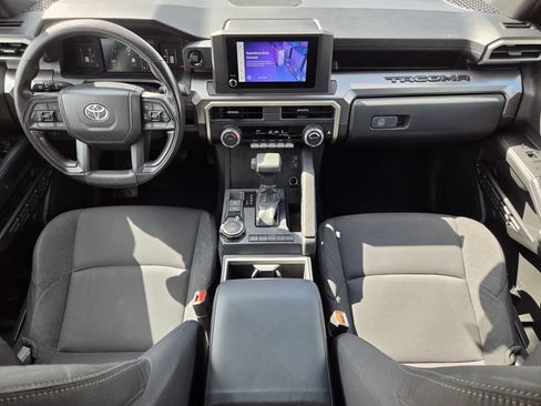 Used 2025 Toyota Tacoma SR5 AWD/4WD image 12