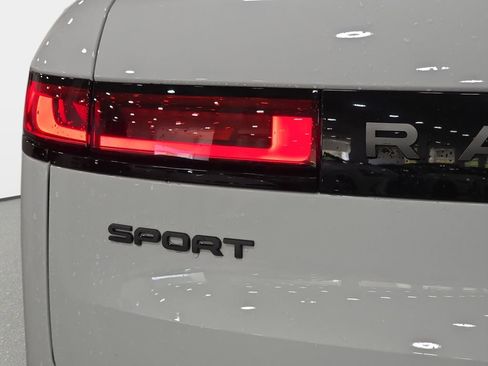 Used 2024 Land Rover Range Rover Sport SE AWD/4WD image 27