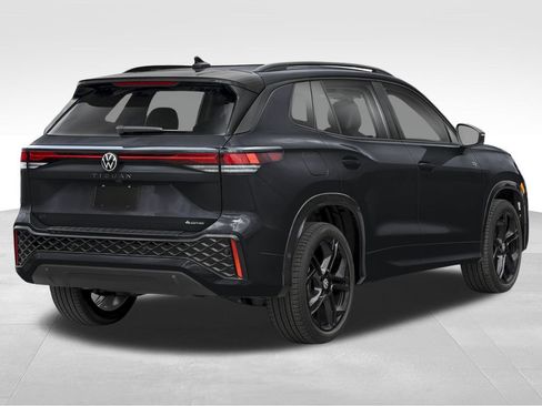 New 2026 Volkswagen Tiguan SE R-Line AWD/4WD image 2