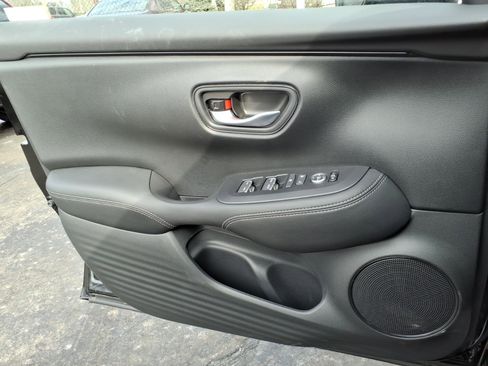 New 2026 Honda HR-V EX-L image 9