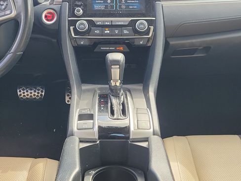 Used 2019 Honda Civic Touring image 19