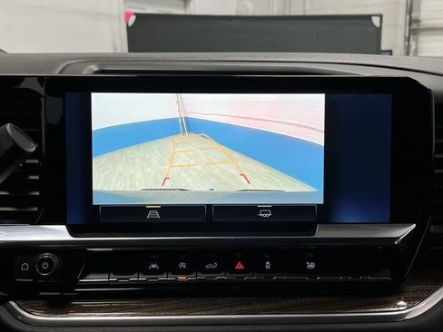 Used 2025 Chevrolet Silverado 1500 LT image 10