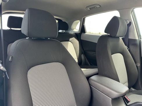 Used 2020 Hyundai Kona SEL FWD image 28