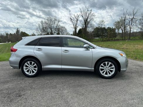 Used 2015 Toyota Venza XLE image 10