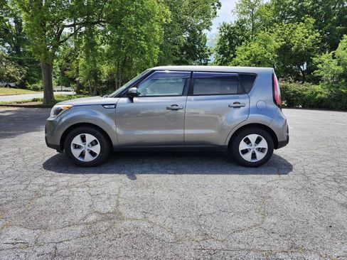 Used 2016 Kia Soul FWD image 14