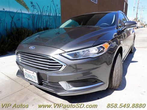 Used 2018 Ford Fusion Energi SE image 32