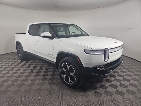 Used 2022 Rivian R1T Adventure image 7