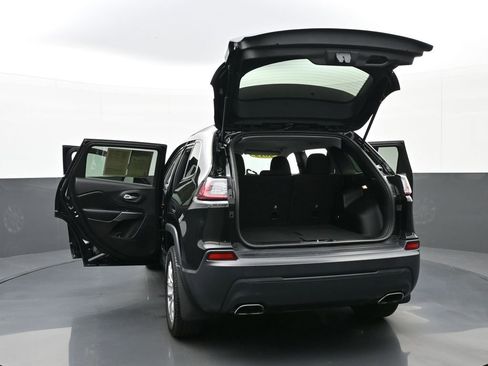 Used 2019 Jeep Cherokee Latitude w/ Popular Appearance Group FWD image 50