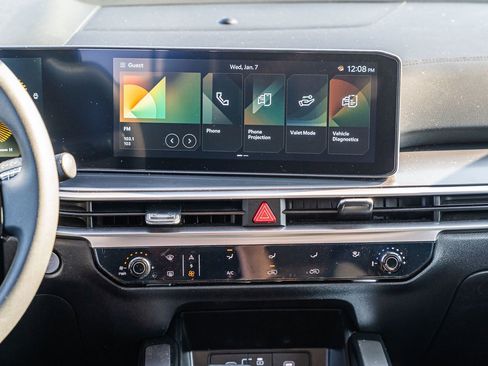 Used 2025 Kia Sorento LX image 30